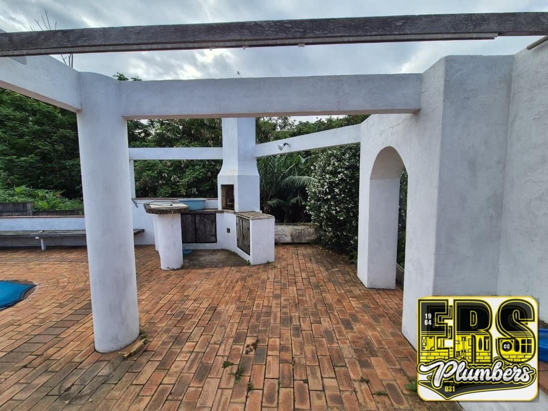 Braai and entertainment area renovation before work